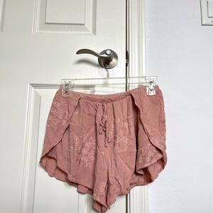 KENDALL AND KYLIE FLOWY PINK SHORTS